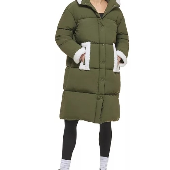 Levi's Jackets & Blazers - Levi's Dark Green Women's Puffer Jacket